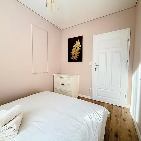 Legnicka By Bookinghost Breslavia