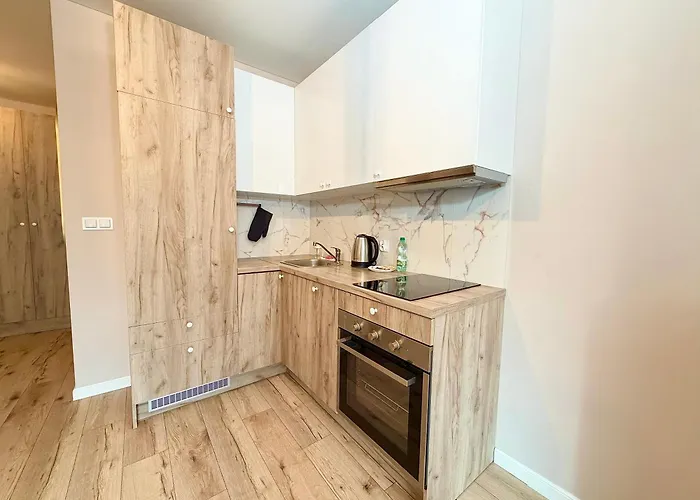 Legnicka By Bookinghost *